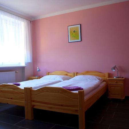 Penzion U Dvou Lip Drnholec Habitación foto