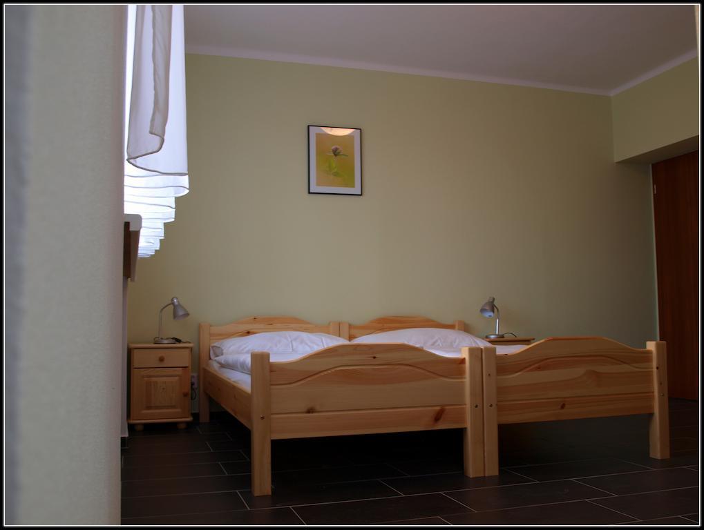 Penzion U Dvou Lip Drnholec Habitación foto