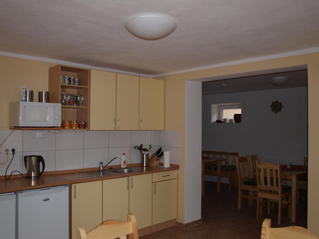 Penzion U Dvou Lip Drnholec Exterior foto