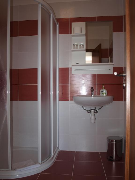 Penzion U Dvou Lip Drnholec Habitación foto