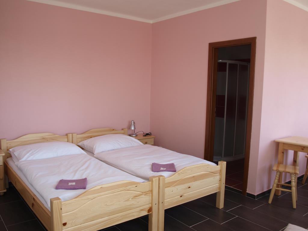 Penzion U Dvou Lip Drnholec Habitación foto