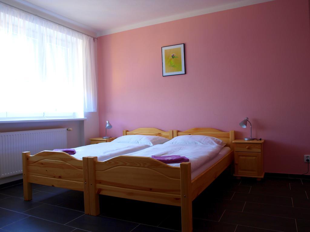 Penzion U Dvou Lip Drnholec Habitación foto