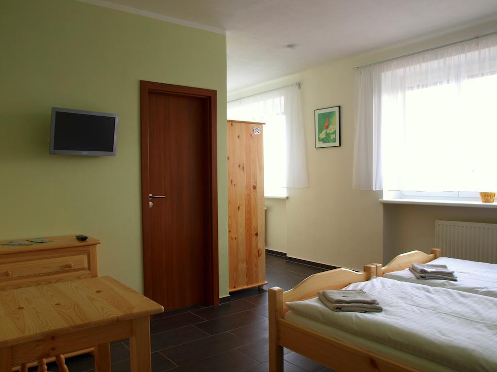 Penzion U Dvou Lip Drnholec Habitación foto